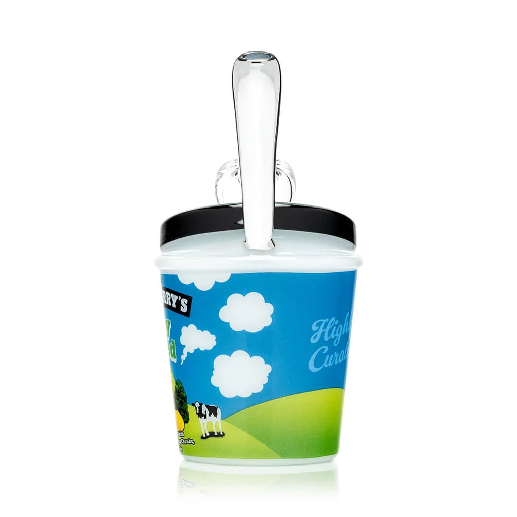 Hemper Bong & Cherry's Ice Cream Bong